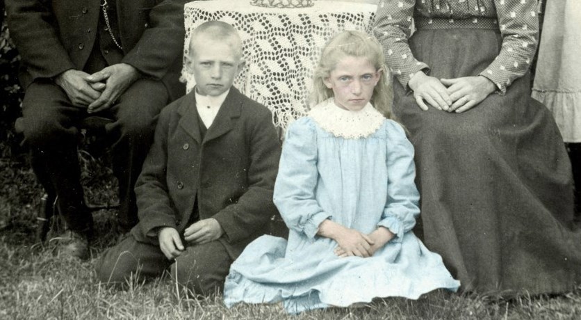 Edit med sin familj.