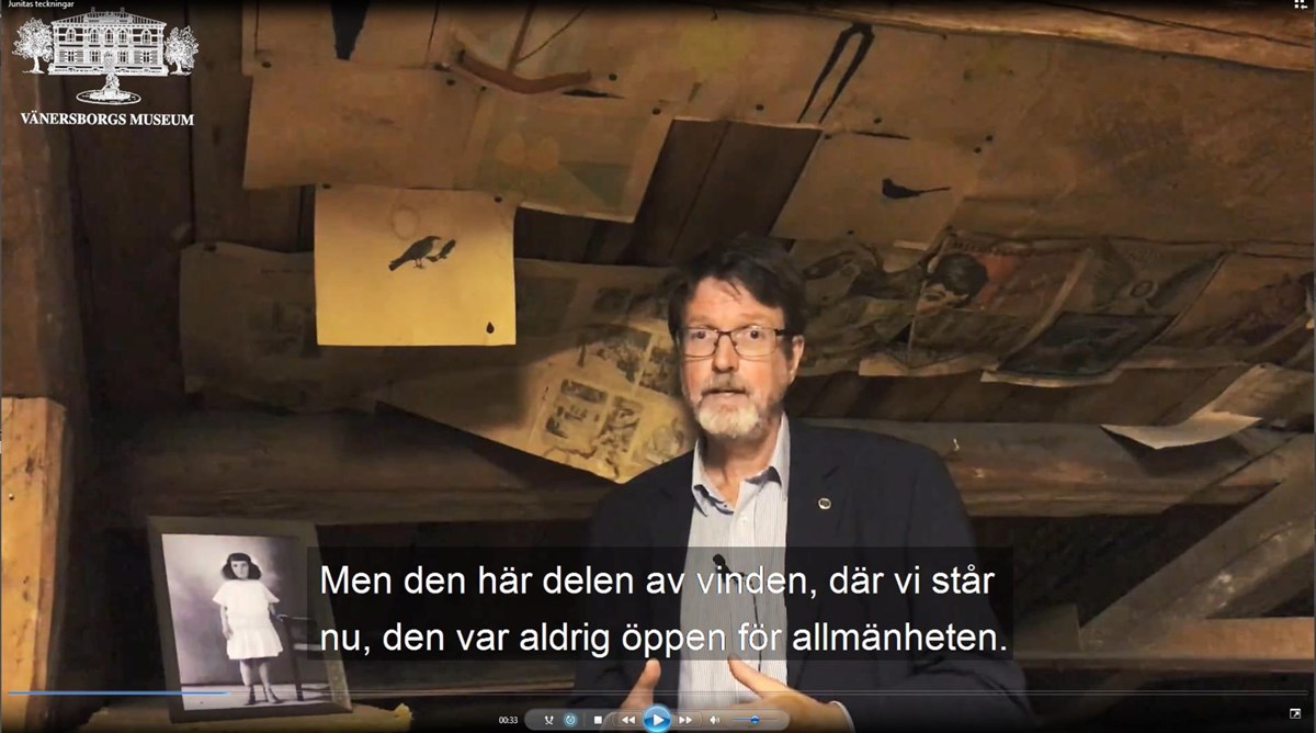 Peter Johansson är på Vänersborgs museums vind och berättar om Junita och hennes teckningar