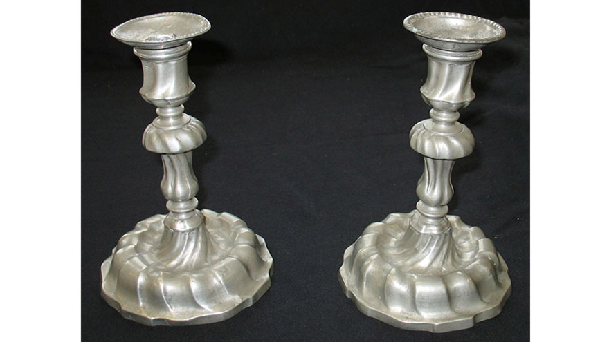 Tennljusstakar tillverkade av Nicolas Lake. Foto: Ann-Charlott Öberg