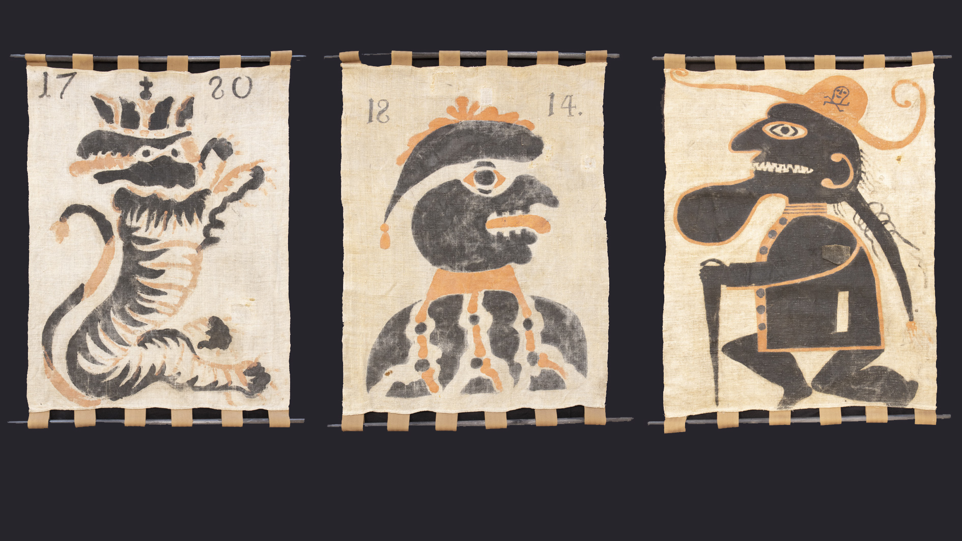 Tre varglappar på rad.