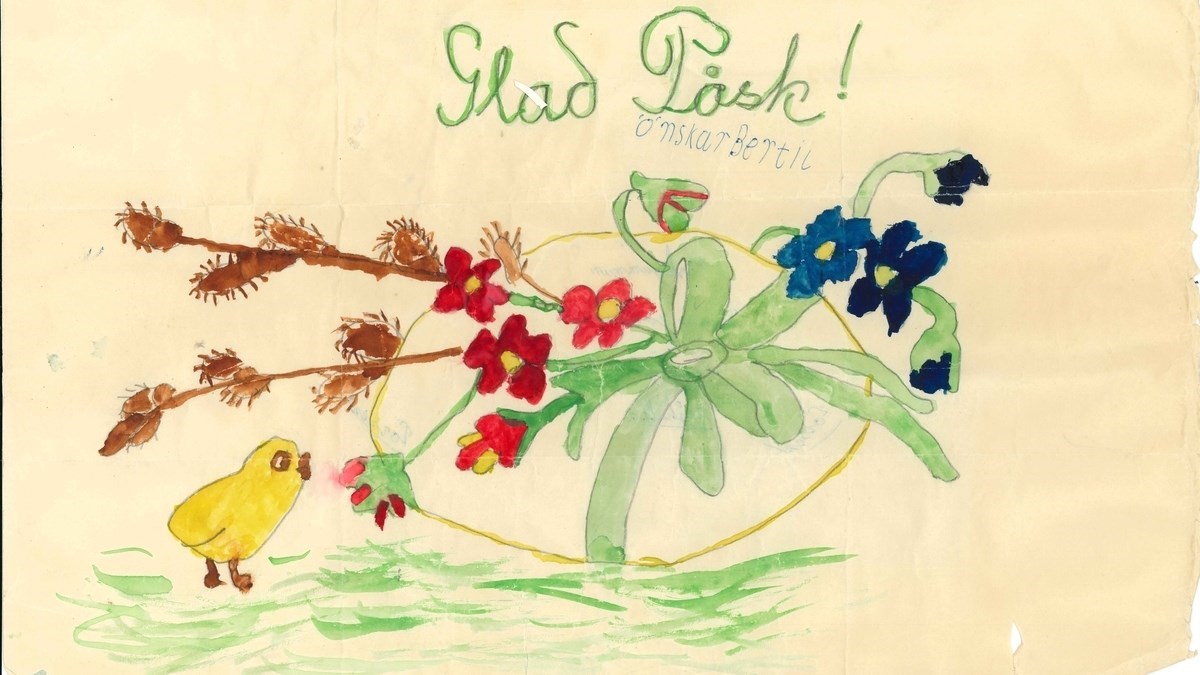 Teckning med ett påskägg prytt med blommor. Bredvid står en kyckling. Text är Glad Påsk önskar Bertil.