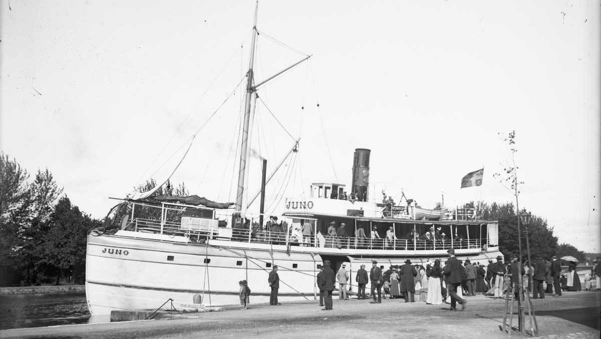 S/S Juno i Vänersborg före 1905.