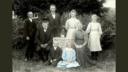 Edit Augustsson med sin familj
