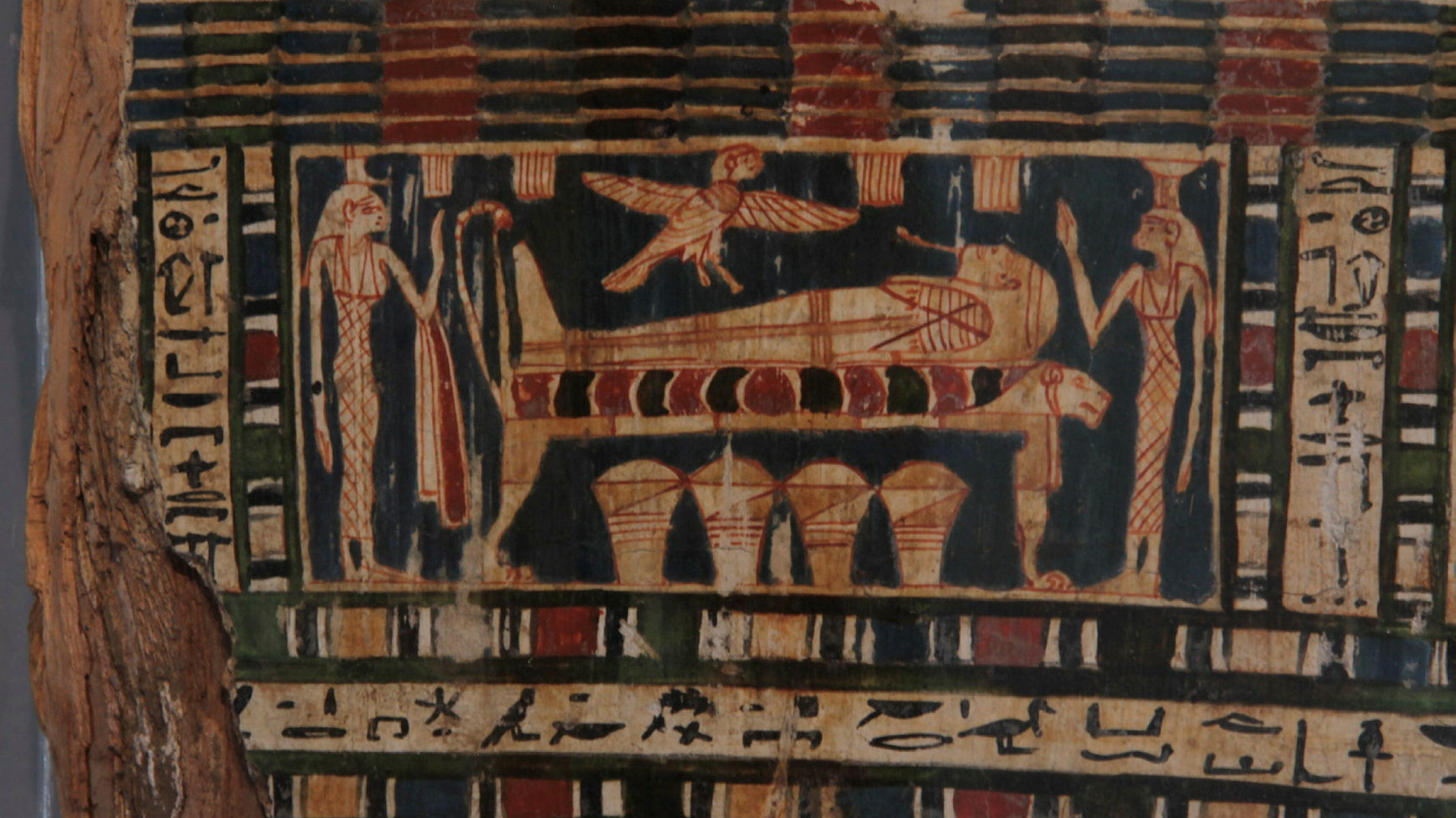 En del av en sarkofag som visar en begravningsscen.