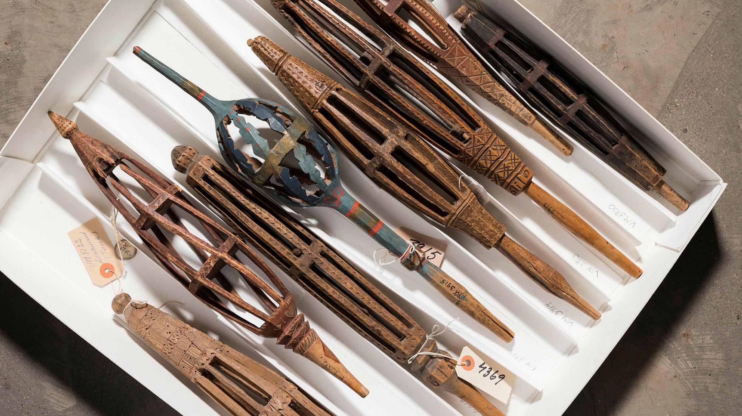 En samling linhuvuden.